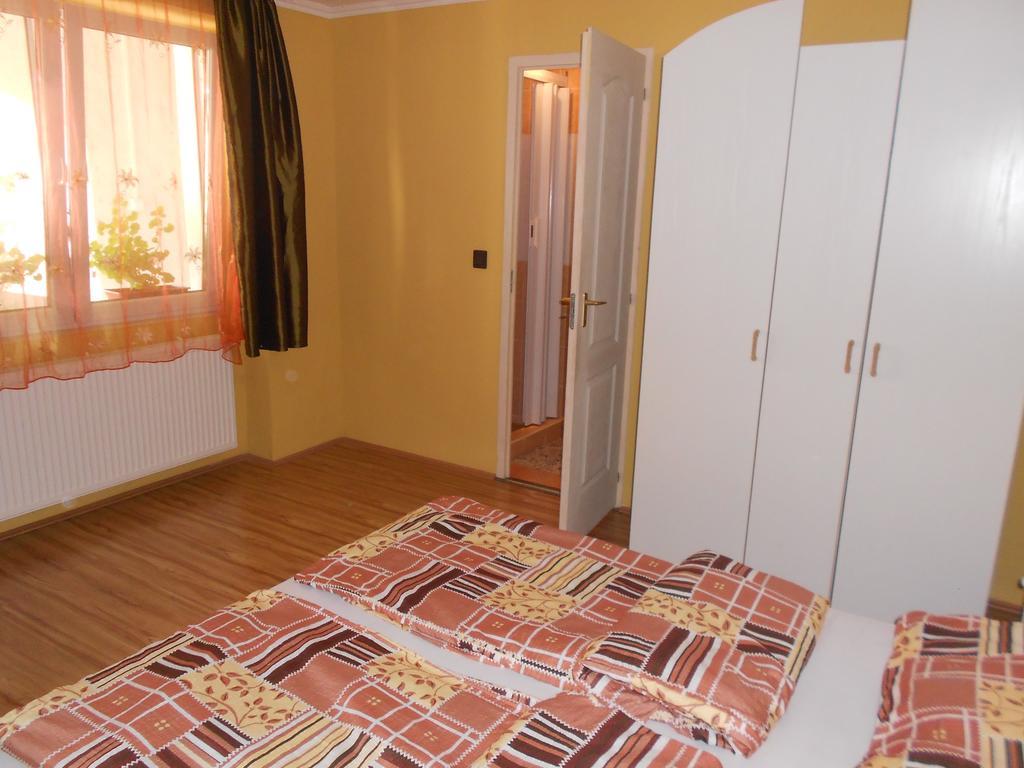 Bora Vendeghaz Apartment Eger Exterior photo