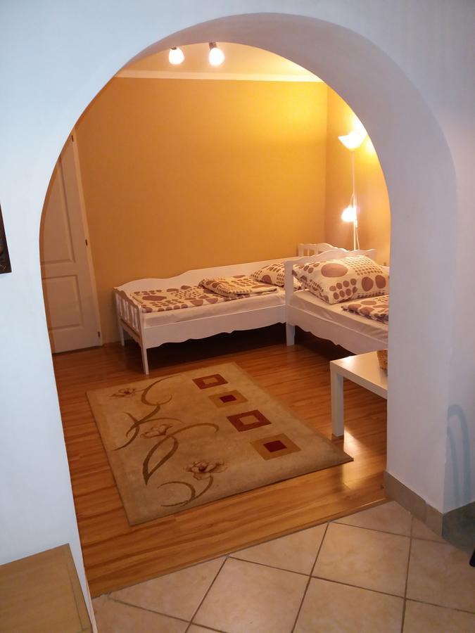Bora Vendeghaz Apartment Eger Exterior photo